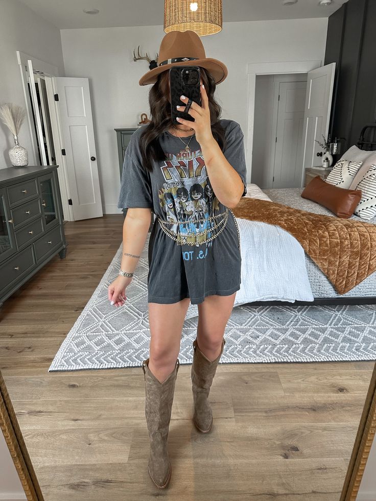 Tshirt Dress With Belt Western, Band Tshirt Dress Outfit, Tshirt Dress Cowboy Boots Outfit, Tshirt Dress Concert Outfit, Band Tee Outfits Summer, T Shirt Dress With Boots, Band Tshirt Dress, Oversized Band Tee Outfits, Band Tee Aesthetic