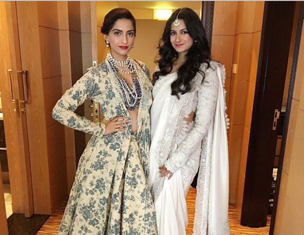 Sonam Kapoor and Rhea Kapoor Sabyasachi Mukherjee, Indian Reception, Rhea Kapoor, Big Fat Indian Wedding, Indian Couture, Sonam Kapoor, Bollywood Celebrities, Bollywood Fashion, Indian Design