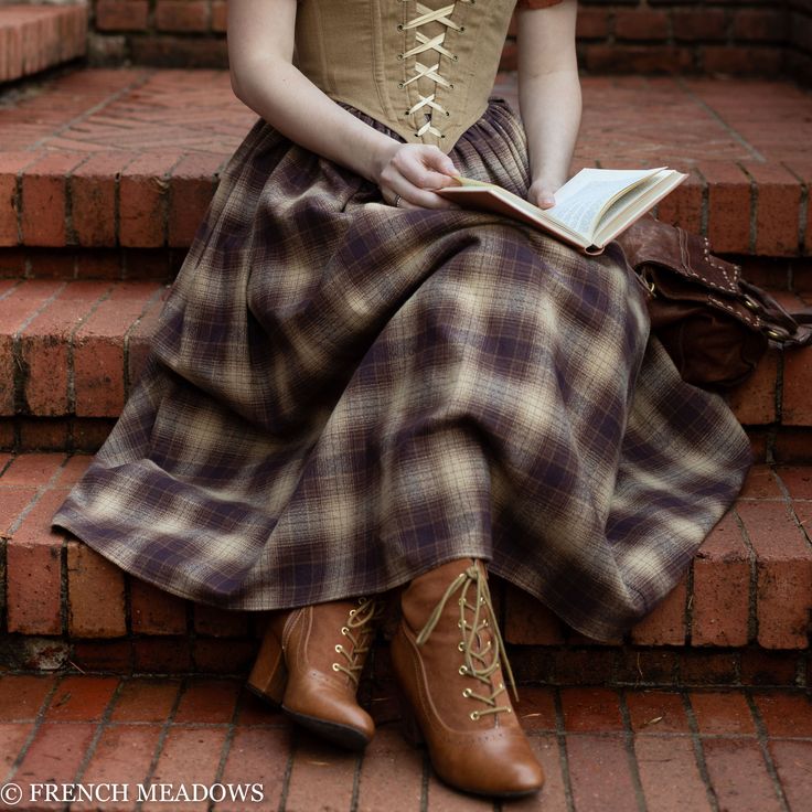 This luxurious soft 100% cotton flannel skirt is perfect for Outlander, Light and Dark Academia, or Irish themed looks. An elastic waistband gives the skirt a comfortable fit around your natural waist, and hidden pockets are perfect for storing away your treasures.