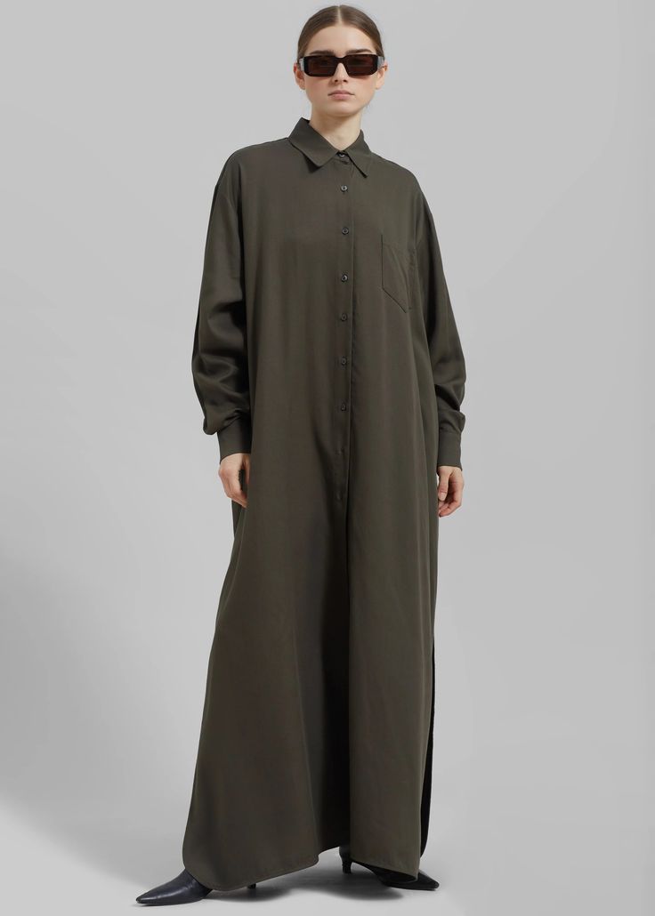 Avery Shirt Dress - Khaki – The Frankie Shop Tomboy Dresses, Shirt Maxi Dress, Minimalist Dress, Cardigan Long Sleeve, The Frankie Shop, Frankie Shop, Minimalist Dresses, Long Dress Casual, Maxi Shirt Dress