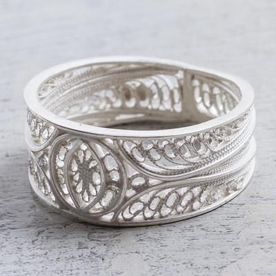 Silver filigree band ring, 'Shining Crescents' - Artisan Crafted Wide 950 Silver Filigree Band Ring from Peru Filigree Hoop Earrings, Filigree Bracelet, Filigree Jewelry, Silver Jewelry Fashion, Sterling Silver Filigree, Filigree Ring, Gold Plated Rings, Silver Filigree, Jewelry Packaging