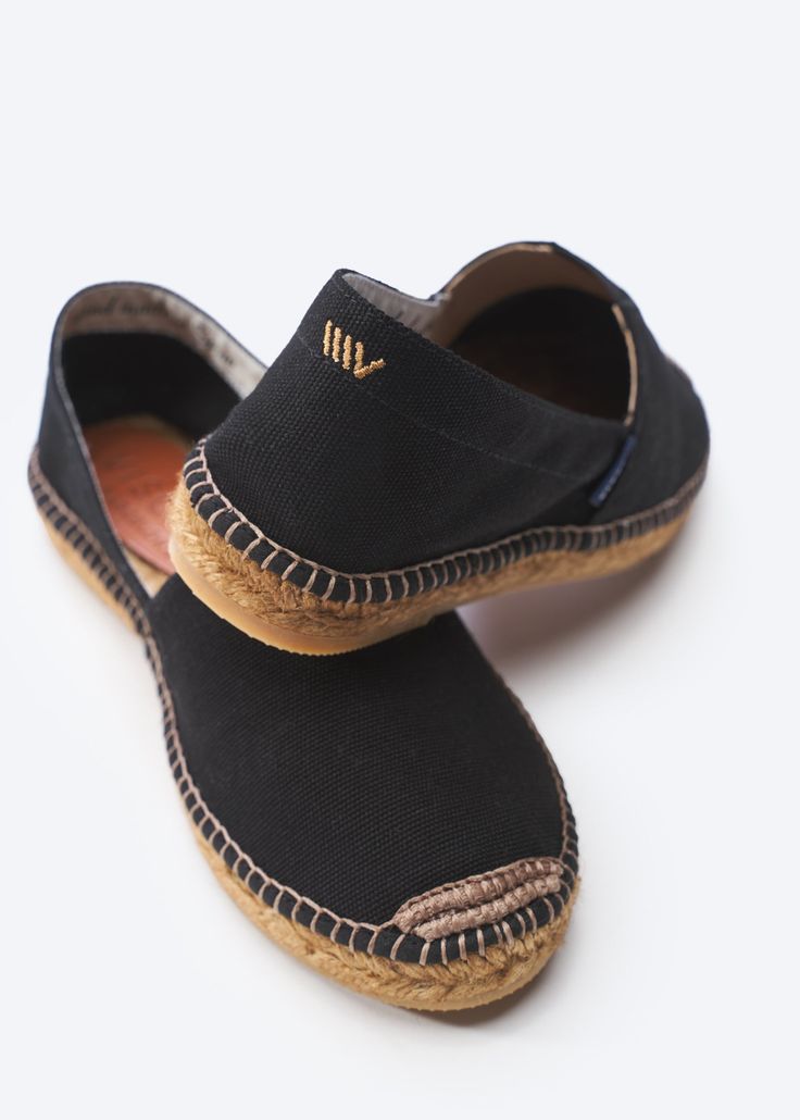 The perfect blend of comfort and versatility, these Barceloneta flat canvas espadrilles are just what you've always wished for. The perfect style partner for all your casual combos, these will soon become your best travel buddies. Lightweight, breathable and small enough to slip into your weekend bag, once you put them on you'll never want to take them off. TOP TIP: STYLE Lightweight and compact, once you put on these compact casuals, you'll never want to take them off. Slip on a pair of our bea Flat Espadrilles Outfit, Suede Espadrilles, Travel Flats, Travel Buddies, Sell Shoes, Shoe Ideas, Espadrilles Style, Slip On Espadrilles, Women's Espadrilles