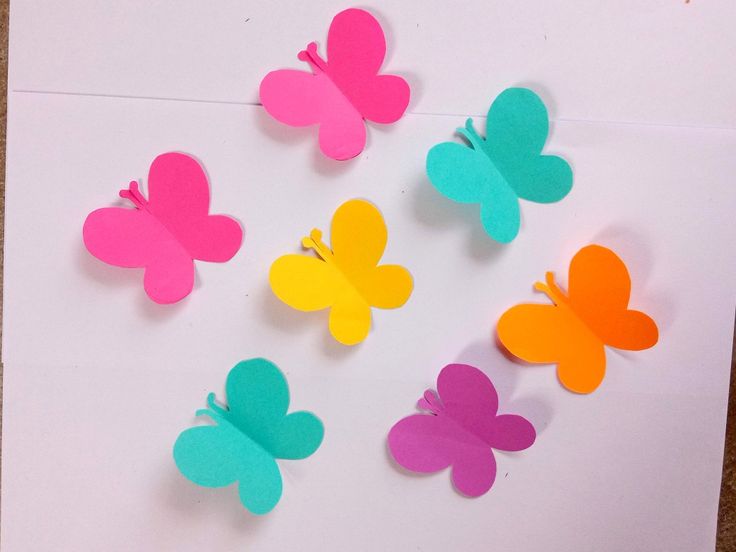 Easy Paper craft for beginners Construction Paper Butterflies, Construction Paper Butterfly, Easy Butterfly Craft, How To Cut Butterfly Paper, Paper Butterfly Crafts, Butterfly Cutout, Simple Butterfly, Flower Mobile, 3d Paper Art