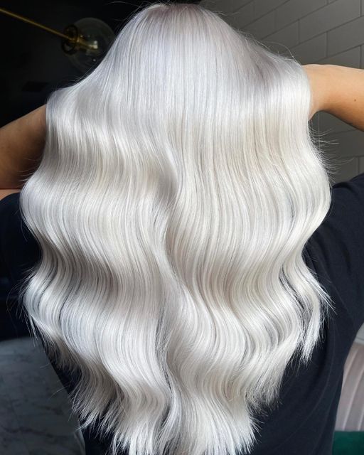 Balletcore Hair, Auburn Hair Copper, Platnium Blonde Hair, Blonde Dimensional Hair, Wild Hairstyles, Ice Blond, Champagne Hair, Blonde Hair Goals, Ice Blonde Hair