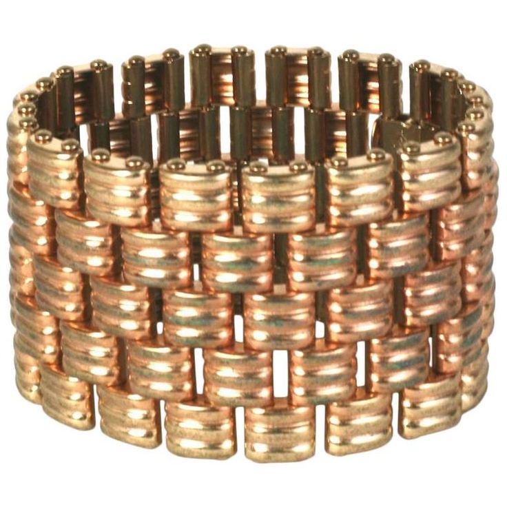 Kreisler Retro bracelet,of interlocking ribbed links, in rose gold metal. Excellent Condition L6.50 W1.50 Formal Rose Gold Metal Chain Bracelet, Formal Rose Gold Chain Bracelet, Formal Metal Bracelets, Flexible Metal Bracelets For Formal Occasions, Rose Gold Bracelets With Rectangular Metal Links, Rose Gold Metal Bracelet With Rectangular Links, Luxury Rose Gold Bracelet With Box Chain, Metal Rose Gold Bracelet With Solid Link Construction, Rose Gold Metal Bracelet With Polished Finish