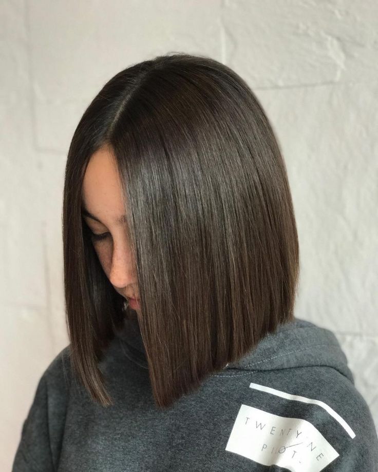 Bob Pendek, Classic Bob Haircut, Dunner Wordend Haar, Middle Part Hairstyles, Long Bob Haircuts, Short Straight Hair, Dull Hair, Long Bob Hairstyles, روتين العناية بالبشرة