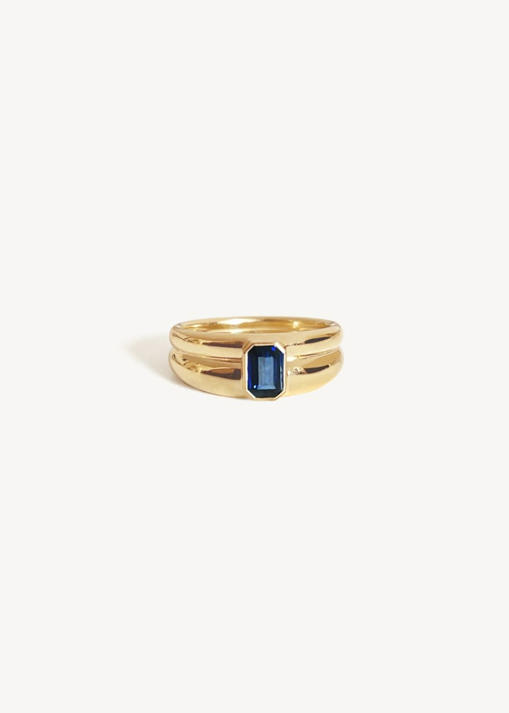 We took one of your favorite rings, the Françoise Stacked Ellipse Ring I and added a gemstone, giving her more texture and character.Keeping the Françoise I's soft curves, the Françoise II is a timeless piece that you can wear for every occasion. Elegant enough to be worn day to night, and bold enough to make a statement — Make her your trademark.Also available in — Emerald, Green Tourmaline, Pink Morganite We recommend sizing up by at least half a size if this ring is thicker than what you typi Ring Blue Sapphire, Graduation Rings, Fall Rings, Gold Baroque, Layered Rings, Baroque Pearl Earrings, Diamond Jewelry Designs, Pink Morganite, Broken Chain