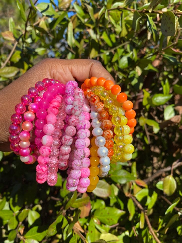 Bracelet Ideas Big Beads, Pretty Beaded Bracelets, Body Jewelry Diy, Bracelet Business, Girly Bracelets, Pandora Bracelet Designs, Colorful Bead Bracelets, Beaded Braclets, Homemade Bracelets