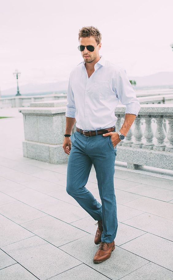 10 grey pants, a light blue shirt and brown leather shoes - Styleoholic Capsule Wardrobe Men, White Shirt Outfits, Vegas Outfit, White Shirt Men, Hipster Man, Mens Fashion Smart, Mens Fashion Blog, Guest Attire, Wedding Attire Guest