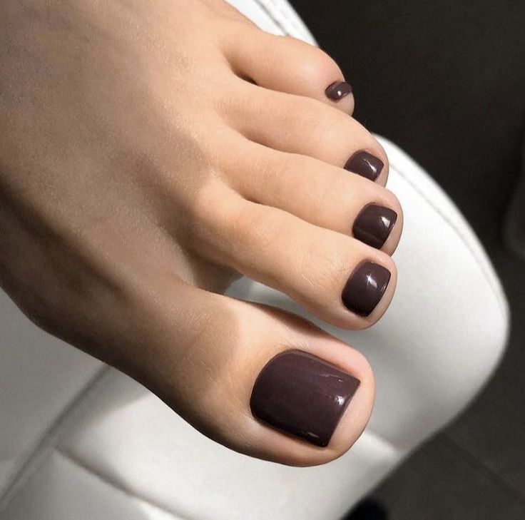 Follow me and save this pin :) #pedicure #brown #pinterest #педикюр #ideas #manicure Black Toes, Nail Foot, Black Toe Nails, Nail Shades, Popular Nail Colors, Maquillage On Fleek, Pedicure Colors, Gel Toe Nails, Acrylic Toe Nails