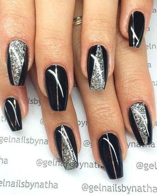 Black Coffin Nail Designs, Nail Designs For Winter, Coffin Nail Designs, Black Nails With Glitter, Holiday Nails Winter, Black Coffin Nails, Christmas Manicure, Holiday Nail Designs, Short Coffin Nails