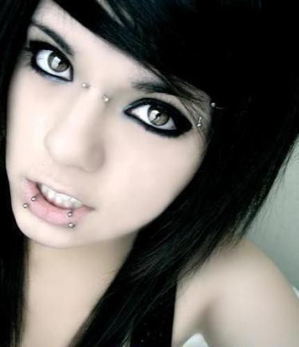 You have a bachelor's in hair straightening and a doctorate in black eyeliner. Emo Girl Makeup, Piercing Bridge, Emo Eyeliner, Emo Makeup Looks, Piercing Girl, Bridge Piercing, Scene Makeup, Makeup Hacks Beauty Secrets, Piercings For Girls