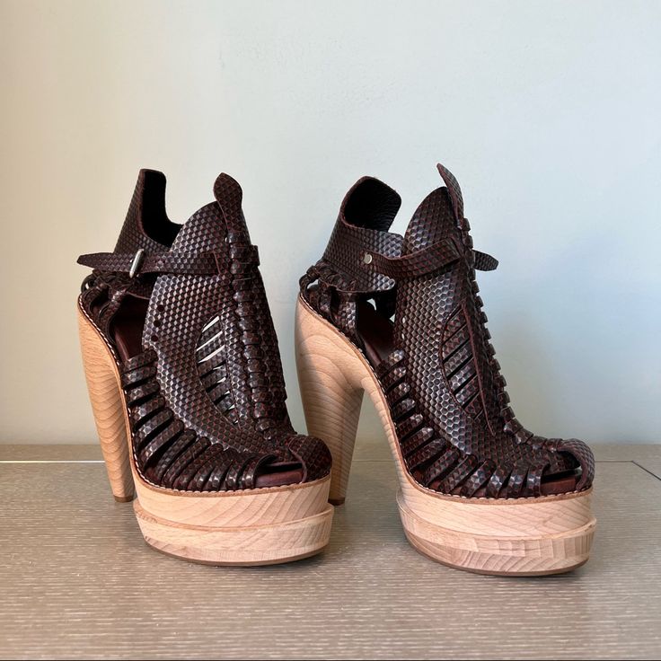 Excellent Condition Size 42 Proenza Schouler Shoes, Platform Heel, Proenza Schouler, Platform Heels, Women's Fashion, Size 12, Women Shoes, Bedroom, Heels