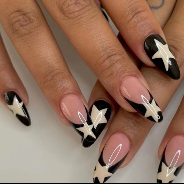 Cool Black Star Design With French Tips. New Never Worn Nails With Stars, Unghie Sfumate, Kutek Disney, Nails Elegant, Nails Y2k, Nails Prom, Y2k Nails, Almond Nail, Easy Nails