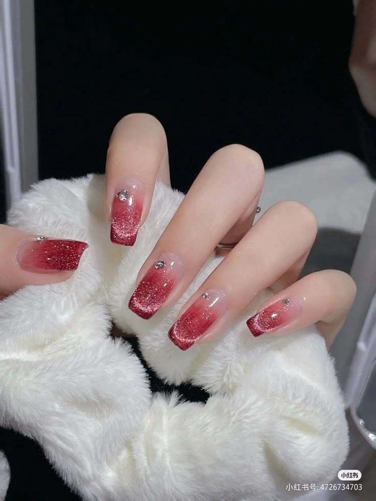 Japanese Nail Art Red, Red Nails Douyin, Red Nails Korean, Red Douyin Nails, Red Korean Nails, Nail Designs Silver, Pink Nails Design, Classy Nail Art Ideas, Nail Art Designs For Beginners