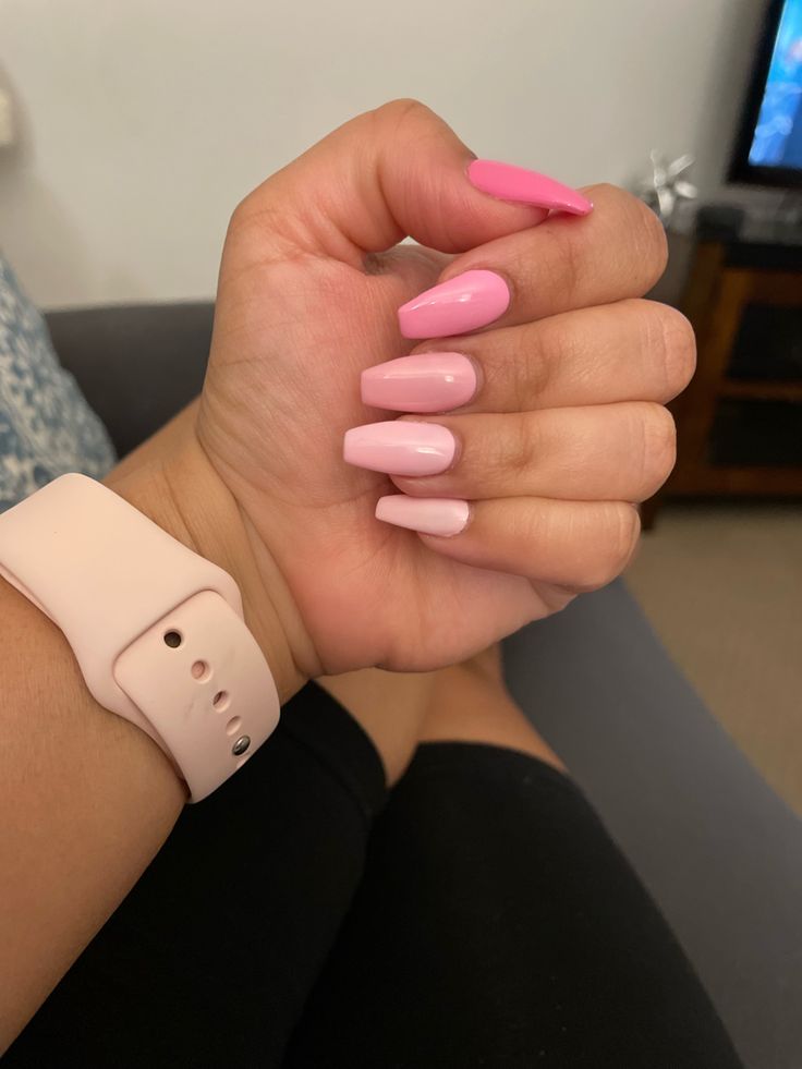 Pink Tones Nails, Nails All Different Colors Shades, Pink Nails Acrylic Different Shades, Same Color Nails Different Shades, 5 Shades Of Pink Nails Acrylic, Light Pink Nails 2023, Fading Pink Nails, Nails Same Color Different Shade, Pink Nails Basic Design