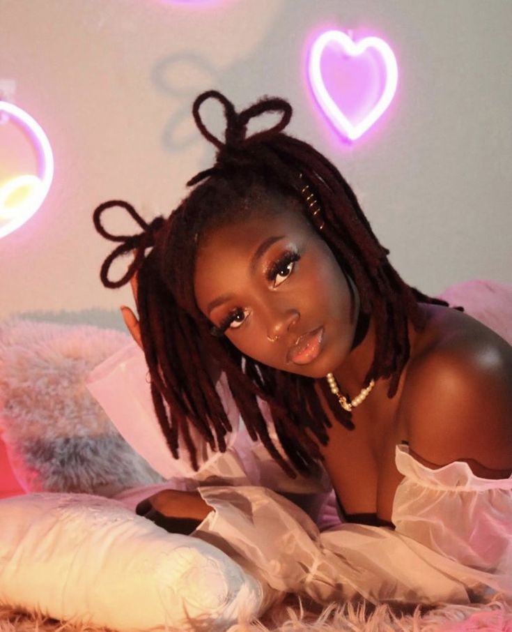 Valentine Loc Styles, Heart Shaped Hairstyles For Black Women, Valentines Loc Styles, Loc Bow Styles, Heart Locs Style, Heart Loc Style, Valentines Day Loc Styles, Loc Heart Hairstyles, Pretty Loc Hairstyles