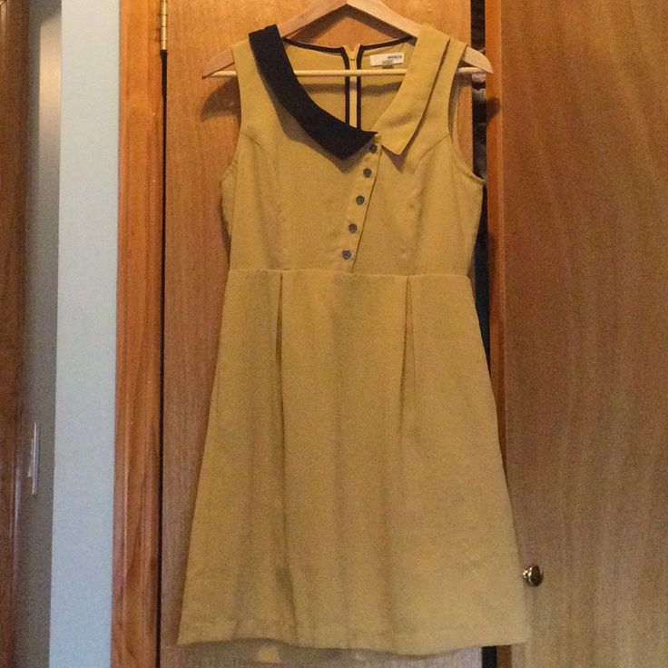 Brand New Without Tags, Just Haven’t Worn Since Purchasing. Super Cute And Cool Vintage Brooklyn Industries Mod Dress. Retro Flight Attendant Look. Mustard Yellow With Asymmetrical Collar And Button Hem. Zip Back, Pleated A Line Skirt. Side Pockets. Very Flattering Silhouette, Tailored But Slightly Relaxed Fit. Lightweight Polyester. Lined. Size S Pit To Pit 16.5” Length 34” Waist 14.5” Tags Free People Anthropologie Zara Madewell J. Crew Urban Outfitters Modcloth Dolls Kill Revolve Bdg We The F Casual Yellow Mini Dress For Work, Yellow A-line Mini Dress For Work, A-line Mini Dress With Button Closure, Workwear Button-up Mini Dress With Button Closure, Workwear A-line Mini Dress With Button Closure, Retro V-neck Dress With Button Closure, Urban Outfitters Spring Button-up Dress, Mod Dress, Fit N Flare Dress