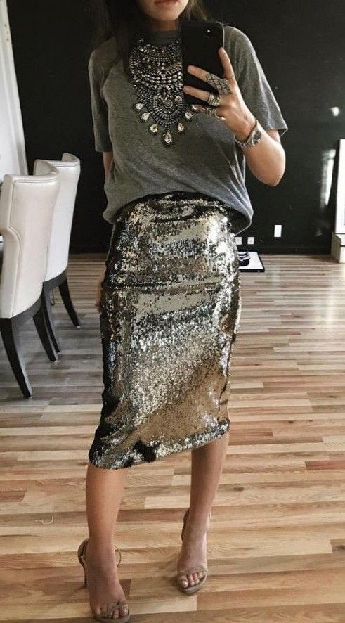 Sequin Skirt Outfit, Cooler Look, Claw Clips, Bucket Hats, Primavera Estate, Skirt Outfits, Holiday Outfits, Look Fashion, Classy Outfits