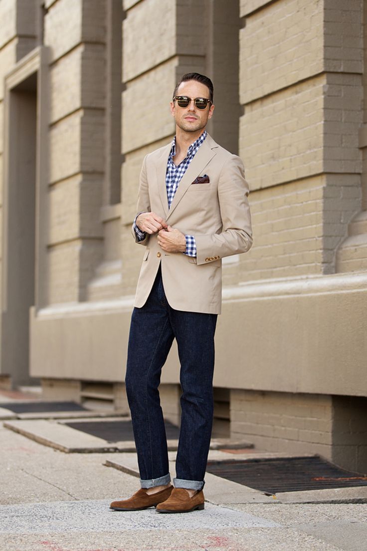 Light jacket, dark pants - it's perfect for tall man Spring Business Outfits, Summer Business Attire, Fashion Milan, Khaki Blazer, Casual Chic Summer, Mens Fashion Business, Tan Blazer, Mens Fashion Photography, Fashion Business Casual