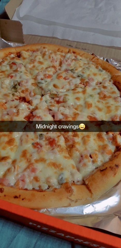 Pizzas 🍕 are good but they don’t have any hamburger 🍔 buns 😂😋 Late Night Pizza Snap, Pizza Snap Streak, Midnight Cravings Snapchat, Night Craving Snap, Late Night Cravings Snapchat, Night Cravings Snapchat, Food Cravings Late Nights, Night Food Snap, Pizza Snap