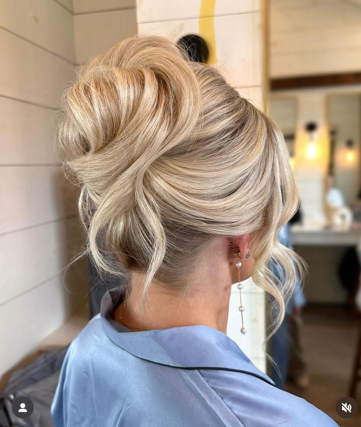 High Upstyles For Medium Hair, Popular Updos 2024, Chic High Bun, Wedding High Updos For Medium Hair, Wedding Updo Vintage, Bride High Updo Hairstyles, Wedding Hairstyles High Updo, Tousled Updo Wedding, Bridesmaid Hairstyle Bun