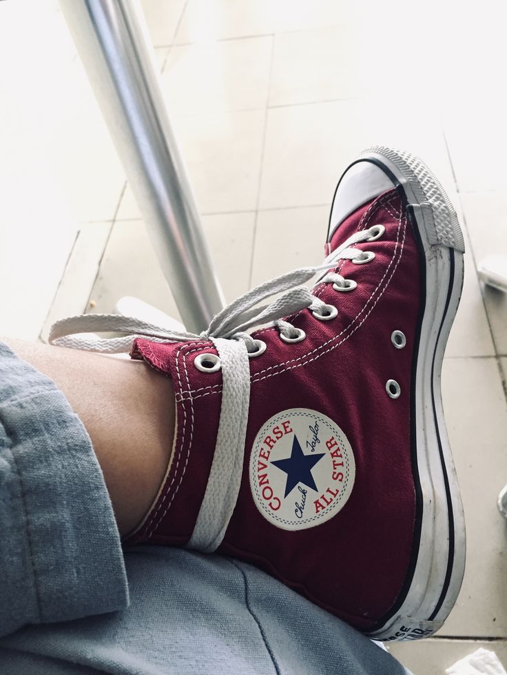 Dark Red Converse, Red All Star, Chuck Taylor Shoes, Flexible Shoes, Converse Star, Preppy Shoes, Converse Red, Red Converse, Girly Shoes