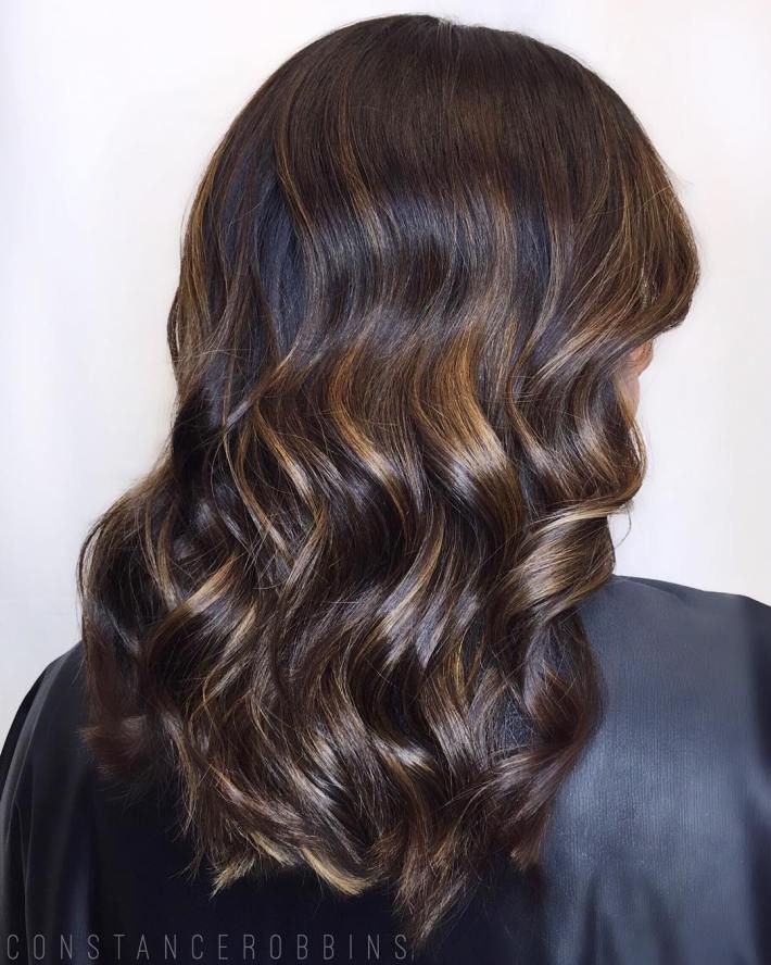 Black Hair With Golden Brown Highlights Coffee Brown Hair, Brown Hair Trends, Hair Retro, Highlights For Dark Brown Hair, Coffee Hair, Golden Brown Hair, Brown Ombre Hair, Brown Hair Looks, Retro Wave