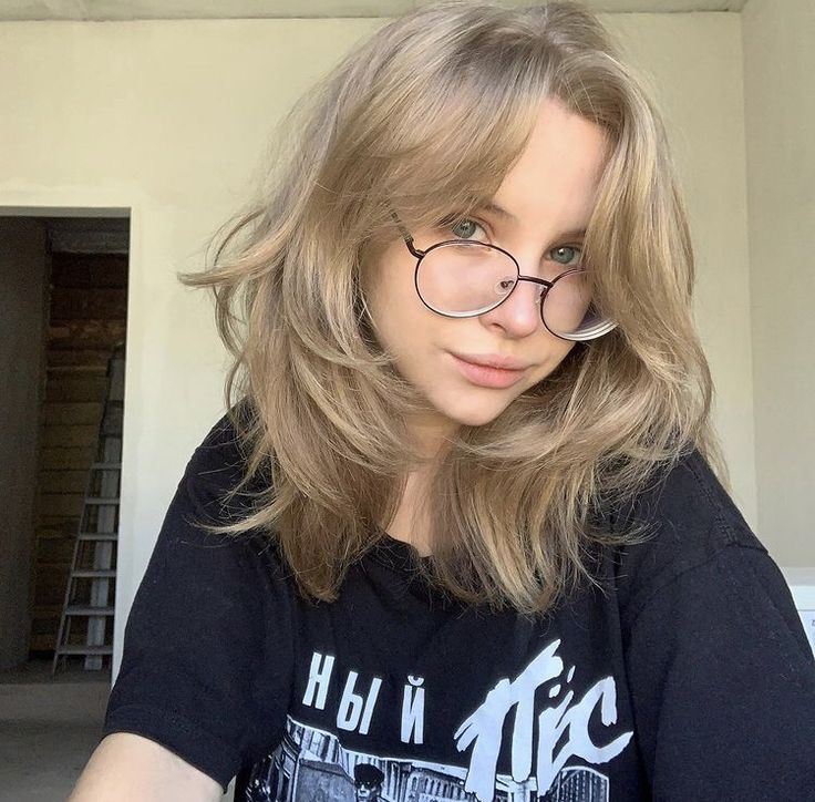 Shoulder Length Hair Shaggy Layers, Hair Inspiration Short, Haircuts For Medium Hair, Haircuts Straight Hair, Hair Reference, Short Hair Haircuts, Short Blonde Hair, Cut My Hair, Hair Inspo Color