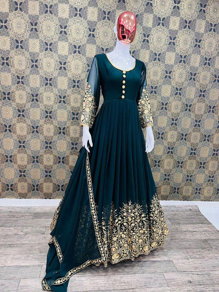 Black Long Gown, Frock Designs For Women, Indian Anarkali Dresses, Indian Reception, Exclusive Gowns, Indian Bridesmaid Dresses, Party Wear Gowns, Wedding Lehenga Designs, Wardrobe Makeover