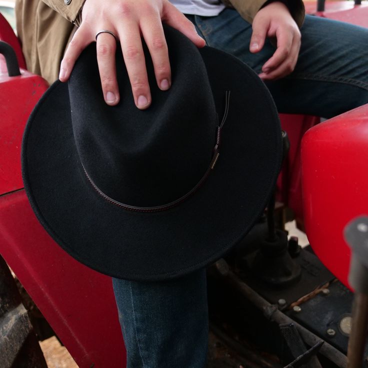 stetson bozeman hat black Brimmed Hat Bands For Winter Outdoor Activities, Classic Black Hat For Outdoor Activities, Outdoor Fedora Felt Hat, Outdoor Felt Fedora Hat, Winter Curved Brim Felt Hat For Outdoor, Winter Outdoor Fedora With Short Brim, Curved Brim Felt Hat For Winter Outdoor, Fall Hats With Curved Brim For Outdoor Activities, Curved Brim Hats For Fall Outdoor Activities