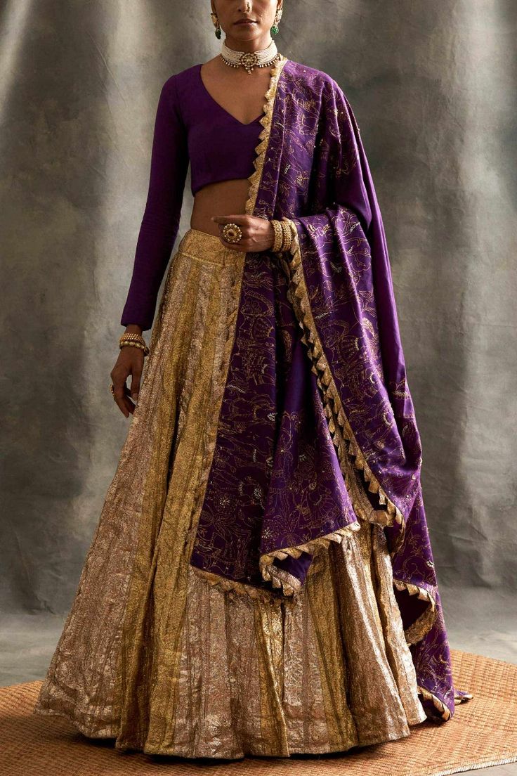 Pink embellished lehenga set designed by Itrh at AASHNI+CO. Dabka Embroidery, Golden Lehenga, Gold Lehenga, Purple Linen, Organza Lehenga, Indian Outfits Lehenga, Desi Clothes, Indian Couture, Linen Color