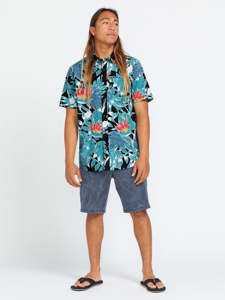 Breezy does it with the men's Leaf Pit short sleeve shirt. Channeling vacation vibes with inky tropical floral cutouts crafted in lightweight cotton-viscose for a soft and fluid feel. Complete with chest pocket, button front, and Volcom woven logo. - 
 - 55% Cotton / 45% Viscose plain weave
 - Classic fit
 - Patch chest pocket
 - Woven label
 - Stone embroidery
 - Custom logo buttons Casual Shirt With Hibiscus Print For Spring, Casual Cotton Hawaiian Shirt For Spring, Casual Hawaiian Shirt With Floral Print, Relaxed Fit, Spring Casual Hawaiian Shirt With Graphic Print, Casual Relaxed Fit Hawaiian Shirt For Spring, Casual Camp Shirt With Floral Print And Relaxed Fit, Black Cotton Hawaiian Shirt For Summer, Casual Short Sleeve Shirt With Floral Print For Vacation, Black Cotton Hawaiian Shirt For Spring