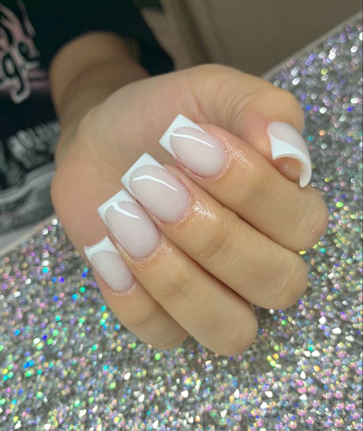 French sobre creamy withe organic 😍😍 White French With White Base, Creamy French Nails, Nails Creamy White, Cream White Nails, Creamy White Nails, White French Nails, White French Tip, Cream Nails, White French