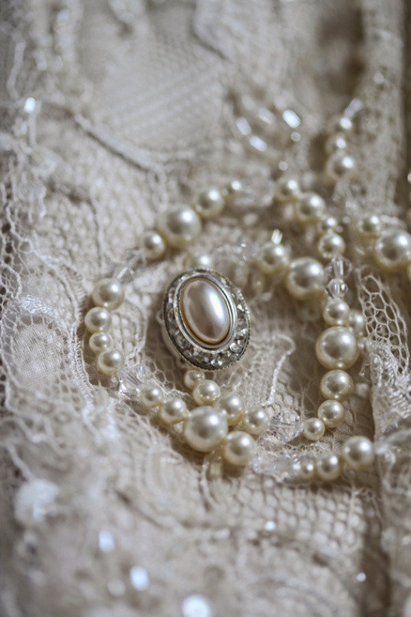 * Pearls And Lace, Owl Eyes, Pearl And Lace, Vintage Pearls, Vintage Lace, Style Me Pretty, Pearl Jewelry, White Lace, Eye Candy