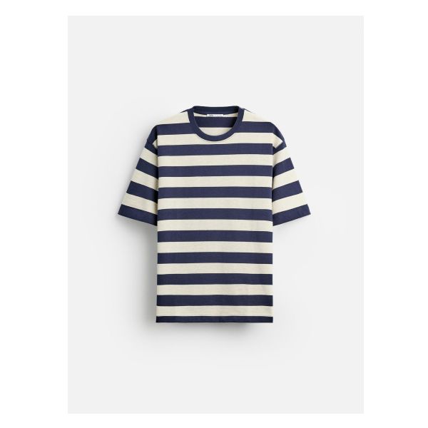 Regular fit T-shirt made of dense cotton. Crew neck. Short sleeves. Zara Crew Neck T-shirt With Relaxed Fit, Classic Striped Crew Neck T-shirt, Classic Striped Cotton T-shirt, Classic Striped Crew Neck Top, Zara Graphic Tee With Relaxed Fit, Zara Relaxed Fit Graphic Tee, Classic Blue T-shirt For Summer, Zara Graphic Tee Cotton T-shirt, Striped Cotton Crew Neck Shirt