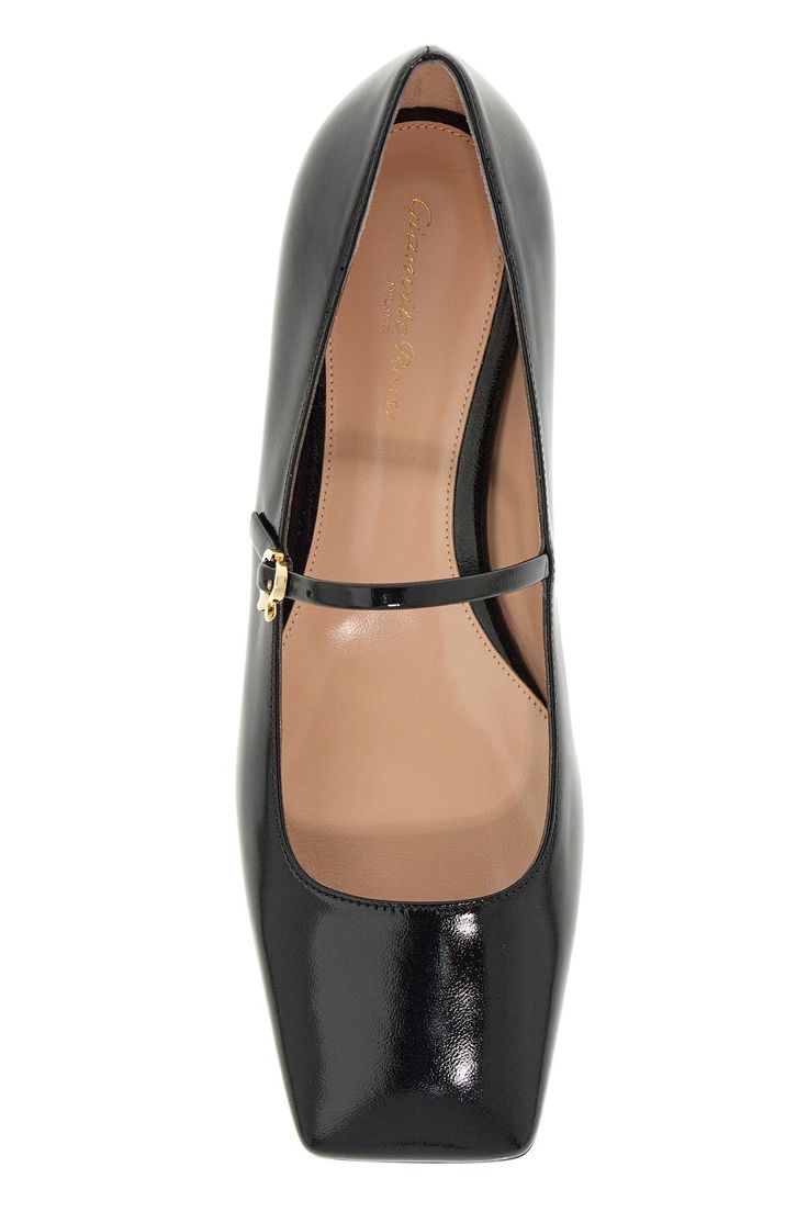 Elevate your evening style with these sophisticated black pumps Crafted from 100% high-quality Nappa leather for a luxurious finish Comfort ensured with a soft 100% Capra leather lining Durable 100% leather sole for long-lasting wear Perfect for Fall/Winter 2024 collection Rossi Shoes, Makeup Travel Case, Ballerina Shoes, Leather Mary Janes, Leather Cap, Beauty Accessories, Black Pumps, Gianvito Rossi, Valentino Garavani