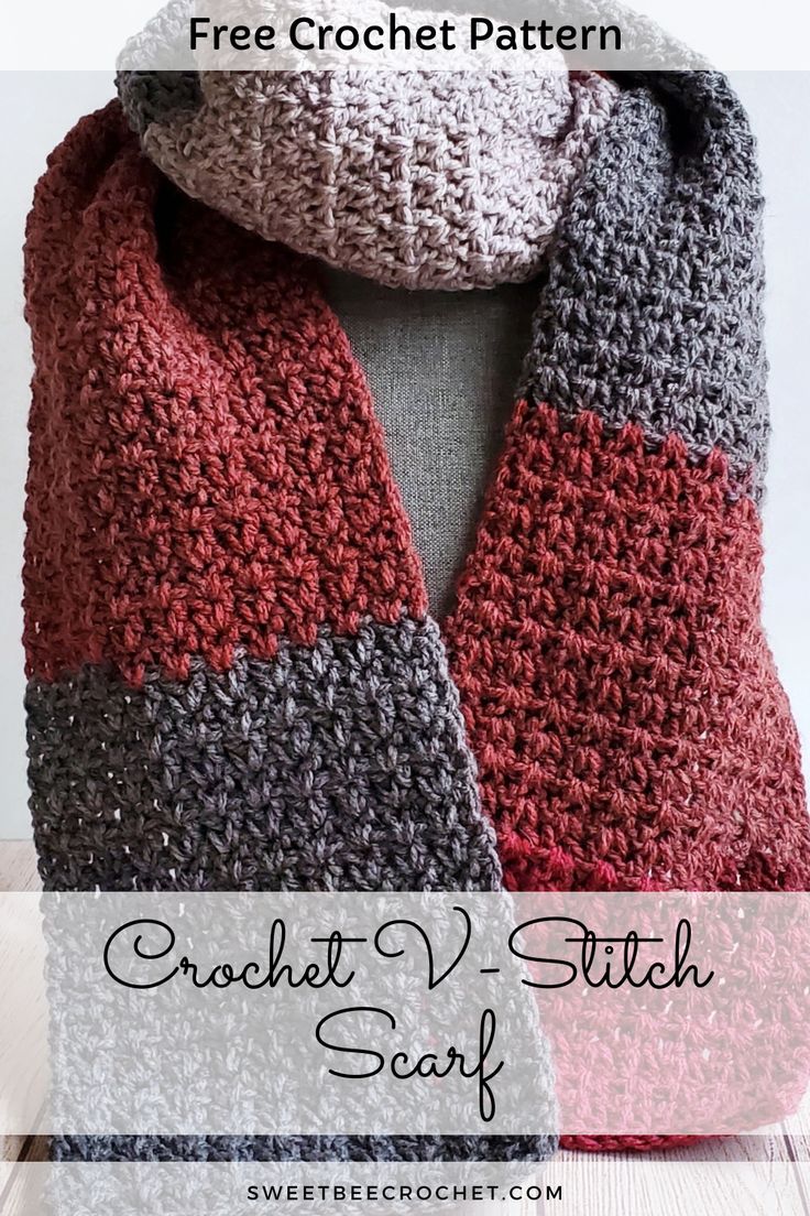 a crochet scarf with the text, free crochet pattern on it