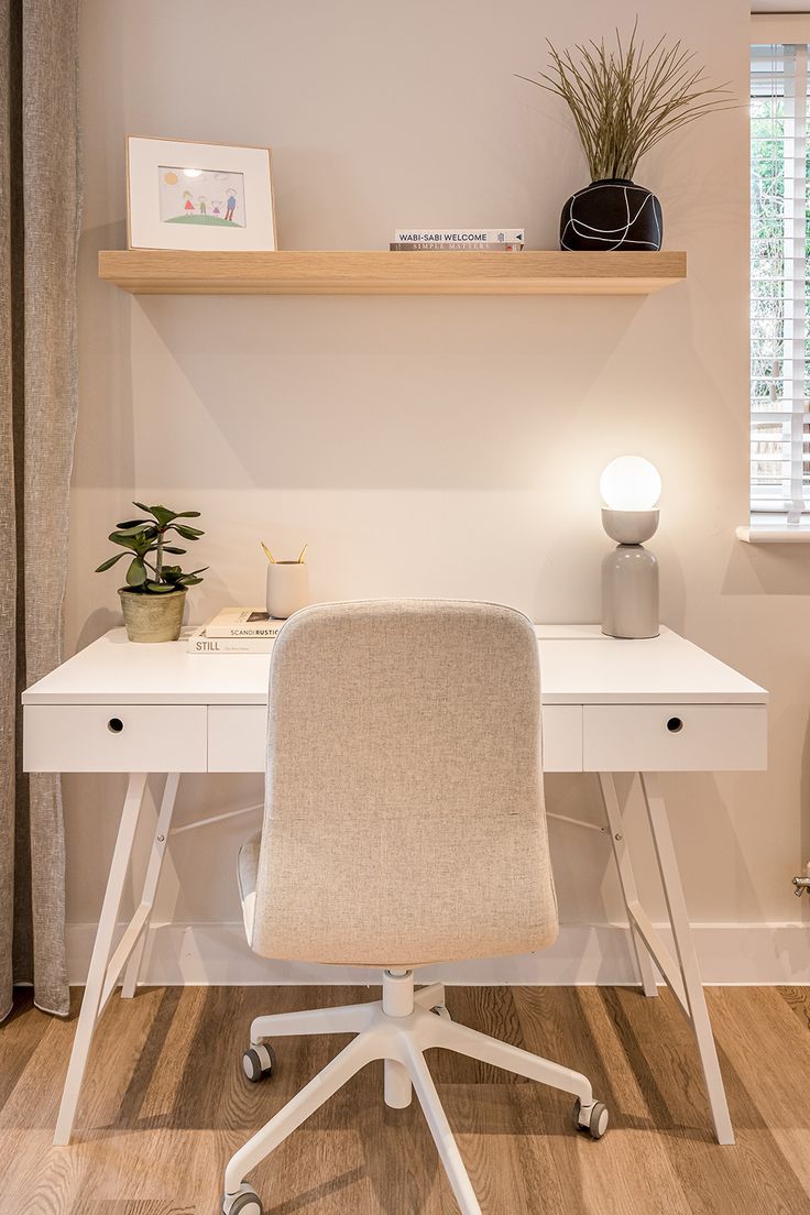 White Minimalist Study Space White And Beige Bedroom, Shelves Above Desk, Corner Shelf Decor, White Desk Setup, Fall Dining Room Table Decor, Modern Study Rooms, Rustic Corner Shelf, Mid Century Modern Console Table, Fall Dining Room Table