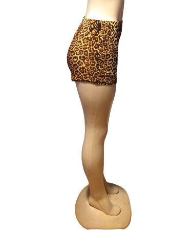 Brand new leopard print shorts with side and comfortable waist material. Nice sleeping shorts or shorts to put over your leggings or leotard. Material 80% wire and 20% polyester Sleeping Shorts, Fix Clothing, Leopard Shorts, The Fix, Leopard Print Shorts, Sleep Shorts, Print Shorts, Leotards, Printed Shorts