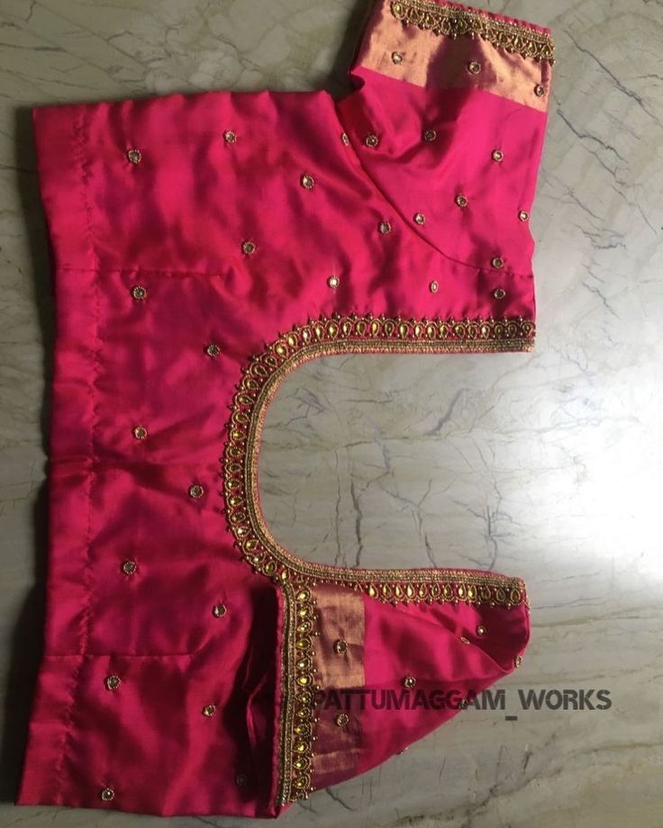 Pink Blouse Design, Simple Wedding Blouse Designs, Blouse Maggam Work, Blue Blouse Designs, Maggam Blouse, Silk Saree Blouse Designs Patterns, Blouse Designs High Neck, Cutwork Blouse, Maggam Work Blouse