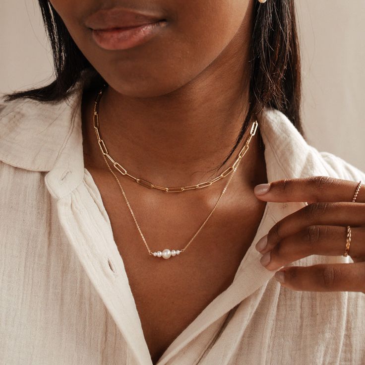 Looking for minimal yet bold? Enter our Gracie Luxe necklace ✨. A luxurious and dramatic statement piece this bolder version of the popular Gracie chain is a timeless addition to your wardrobe. Chic Long Necklace With Chunky Chain, Modern Long Chain Necklace, Elegant Pearl Chain Link Jewelry, Chic Pearl Chain Jewelry, Modern Chunky Chain Choker Necklace, Chic Formal Pearl Chain Necklace, Modern White Necklace With Cable Chain, Elegant Chunky Chain Necklace, Chunky Chain White Necklace For Everyday Wear