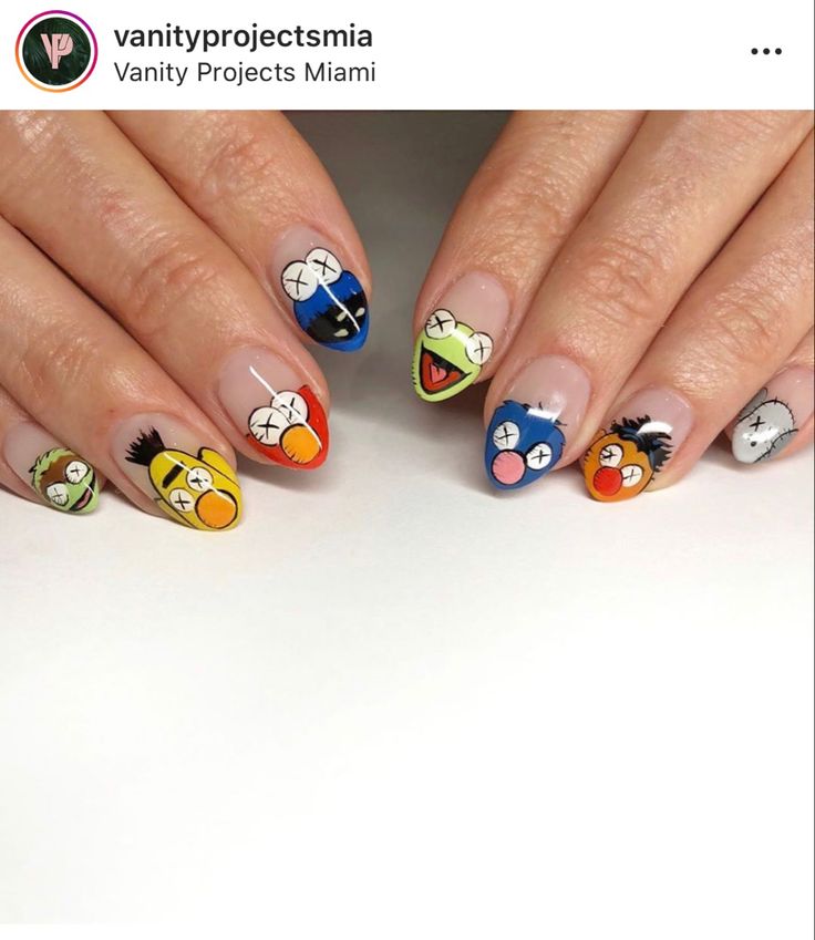 Sesame Street Tips Character Nail Art Short Nails, Sesame Street Kaws Nails, Sesame Street Nail Art, Sesame Street Nails Acrylic, Short Character Nails, Short Cartoon Nails, Character Design Nails, Sesame Street Nails, Florida Nails Designs