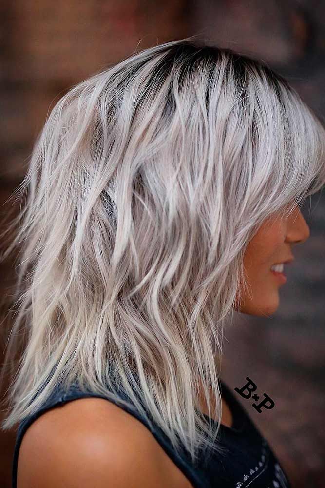 24 Chic Medium Length Layered Haircuts for a Trendy Look Get inspired with our chic medium length layered haircuts to make your look even trendier. Go for it and save your time in the morning when you style it.http://glaminati.com/medium-length-layered-haircuts/ Modern Shag Haircut, Medium Shag Haircuts, Shaggy Haircuts, Medium Layered Hair, Silver Blonde, Shag Hairstyles, Shag Haircut, Haircut For Thick Hair, Short Hairstyle