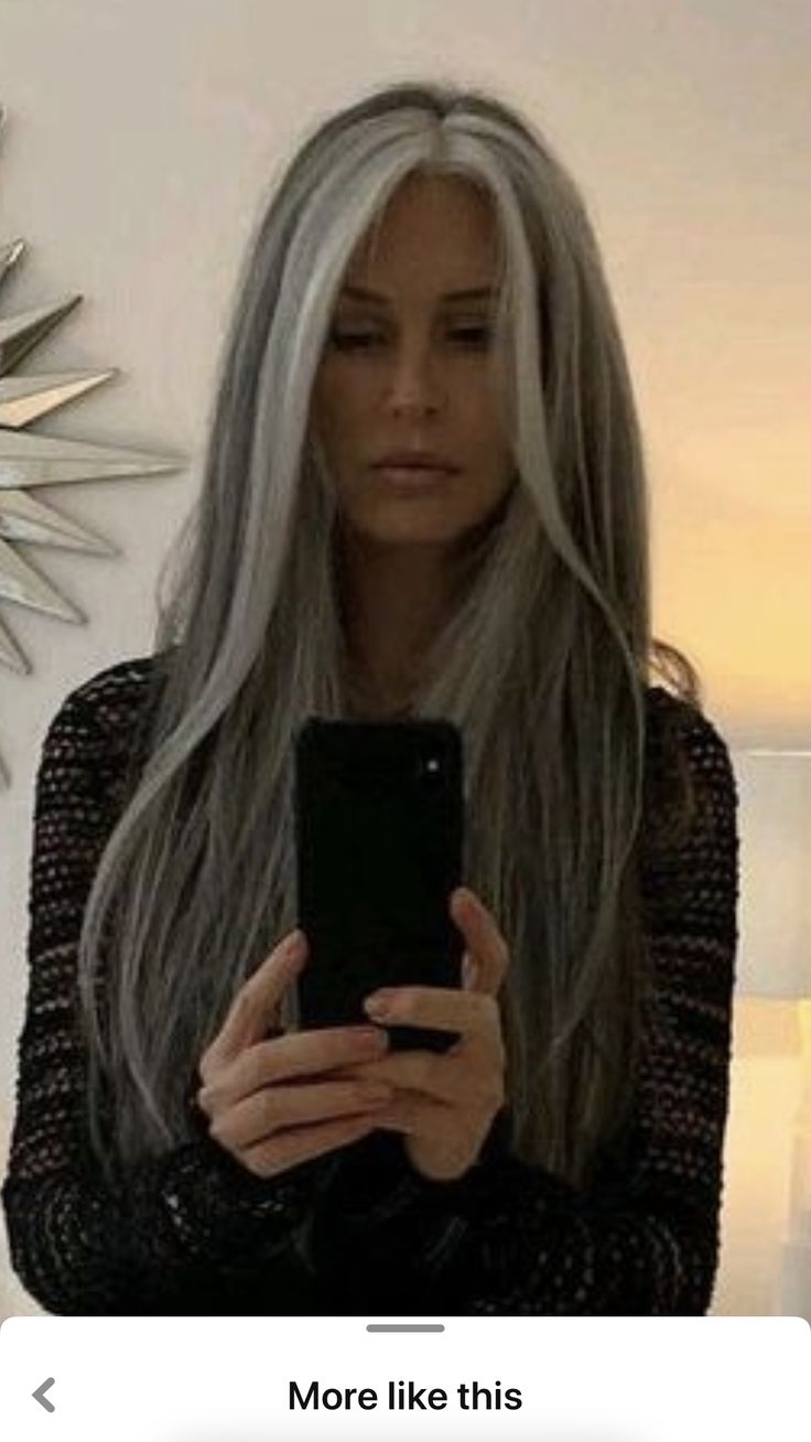 Highlights Grey, Long Silver Hair, Silver Haired Beauties, Grey Hair Transformation, Gorgeous Gray Hair, Grey Hair Inspiration, Beautiful Gray Hair, Hair Gray, Silver Grey Hair