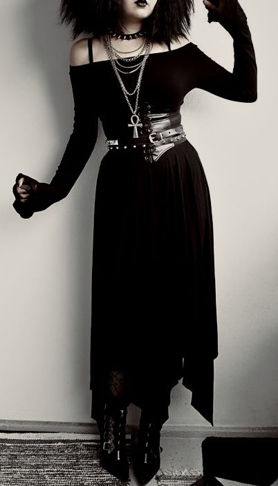 Trad Goth Dress, Trad Goth Fashion, Trad Goth Outfits, American Manicure, Goth Outfit Inspo, Goth Fits, Goth Outfit Ideas, Trad Goth, Goth Subculture