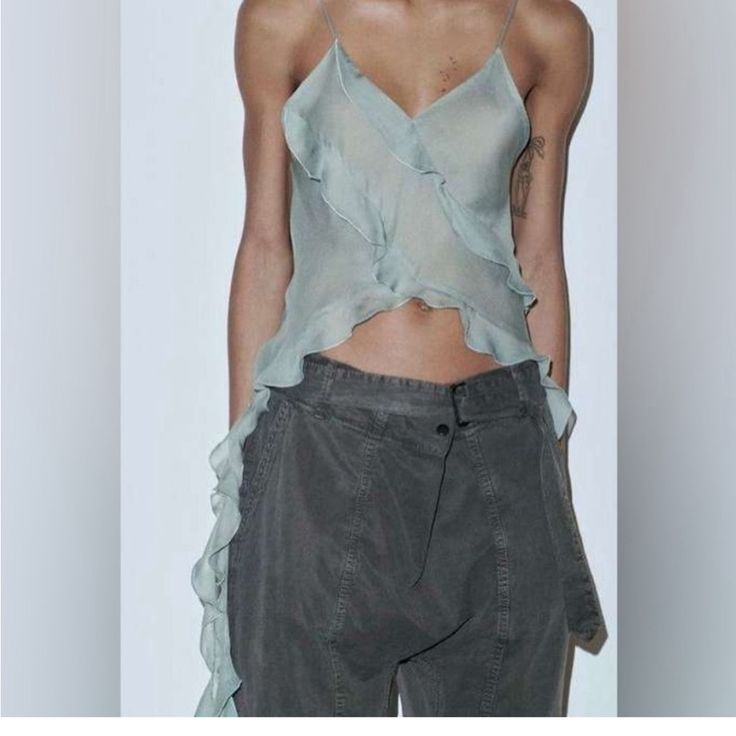 24tkm, Millennial, 2000’s, Chic, Summer, Spring, Romantic, Flowy, Cottage Core, Village, European, Italian, Fairy, Goddess. Ropa Upcycling, Mode Inspo, Sheer Top, Looks Style, Ruffle Top, Sheer Blouse, Zara Tops, Look Cool, Asymmetric Hem