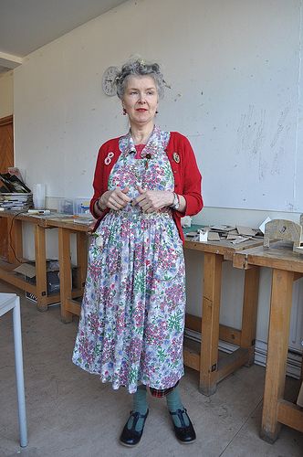 julie arkell | Julie Arkell Granny Chic Fashion, Julie Arkell, Grandma Fashion, Older Women Fashion, Granny Chic, Quirky Fashion, Advanced Style, Ageless Beauty, April 2012