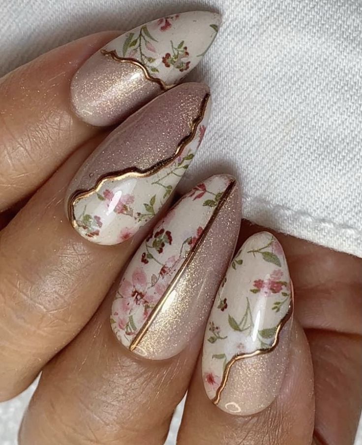 Encapsulated Nail Art Designs, Foil Transfer Nails Designs, Henna Nail Design, Bridal Nail Art Indian, Nail Themes, Flower Design Nail Art, Prettiest Nails, Cut Outfits, Foil Nail Designs