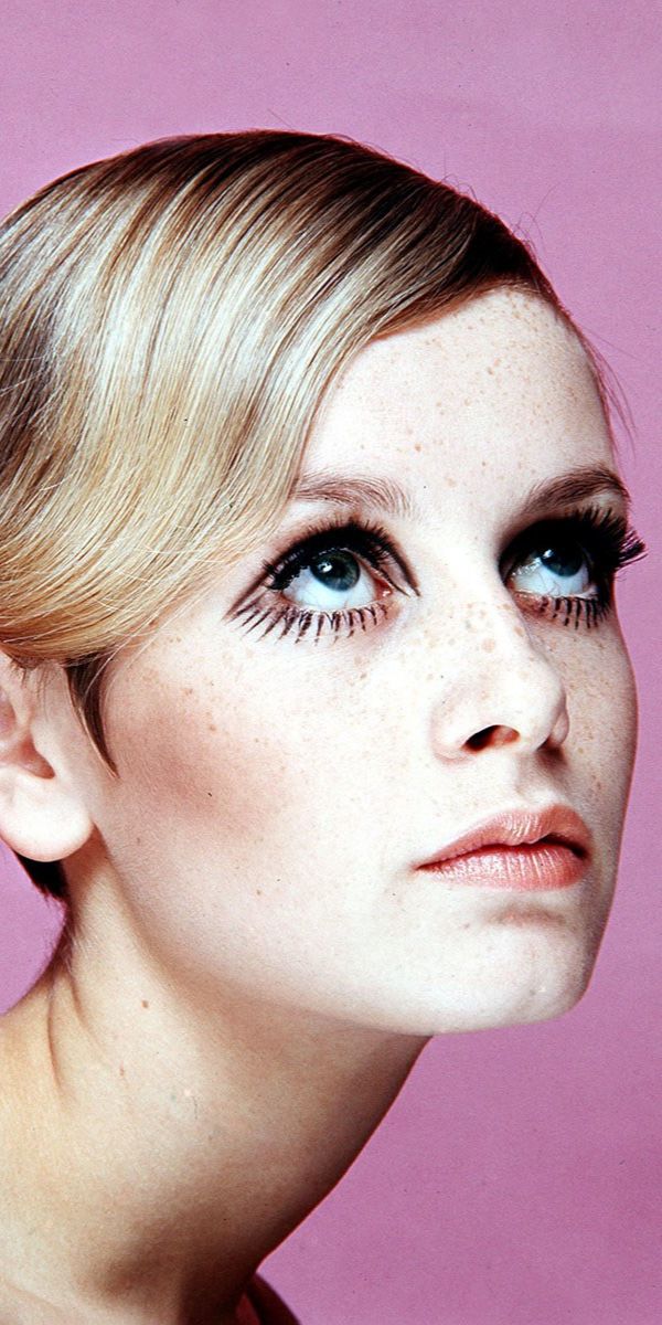 style icons, celebrity style icons, style icons 70s, style icons 90s, style icons celebrity #twiggy, twiggy, twiggy fashion, twiggy makeup, twiggy 60s, twiggy style, twiggy 70s, twiggy pixie, twiggy eyes, twiggy photography 70s Style Icons, Twiggy 60s, 60s Twiggy, 90s Style Icons, 1960s Makeup, Twiggy Makeup, Twiggy Fashion, 60s Makeup, 70s Makeup